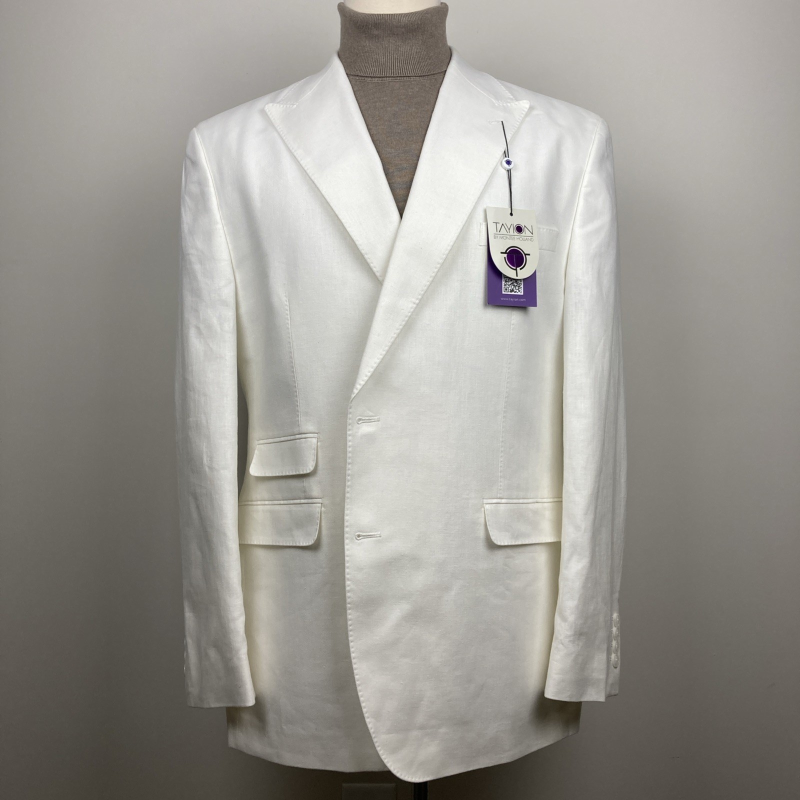 Tayion Collection Men’s 2-pc Classic-Fit Suit Jacket 46L Pants 40W 30L White