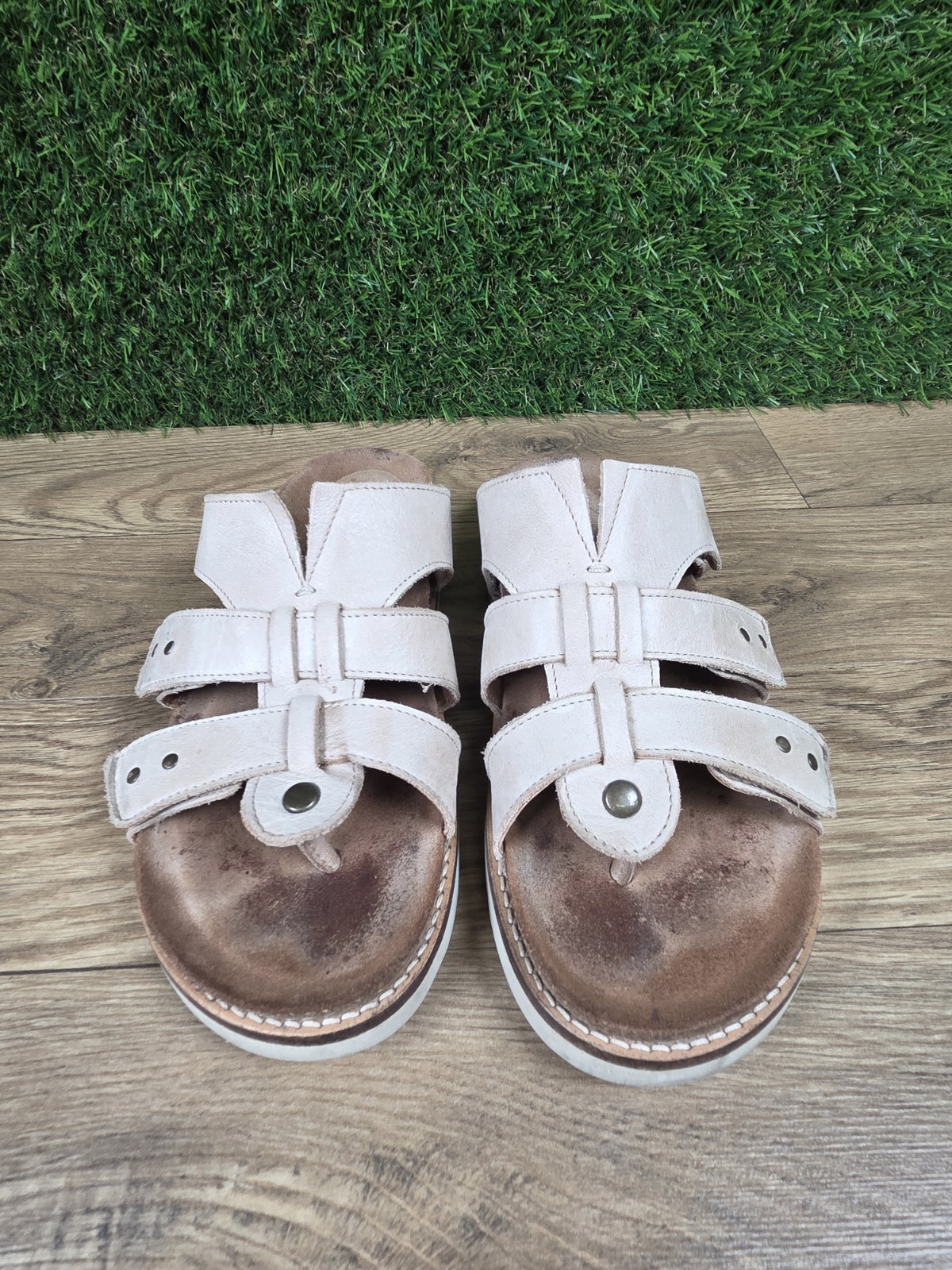 Taos Footwear Magnificient Womens Sandals Stone Beige Size 6-6.5