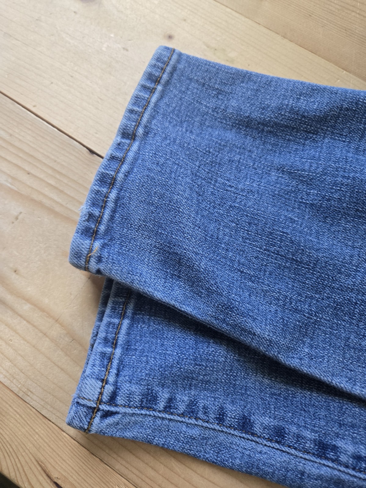 American Eagle Mens Airflex Denim 26×30 Distressed Light Wash