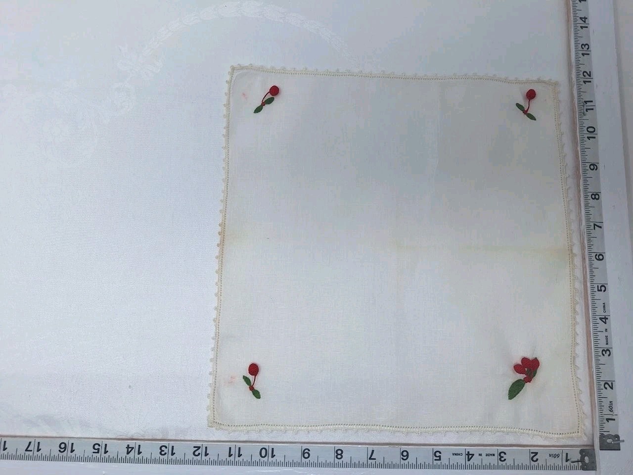 Great Vintage Tatted Edge Danl8ng Cherries Cherry Corners Hankie FREE SHIP