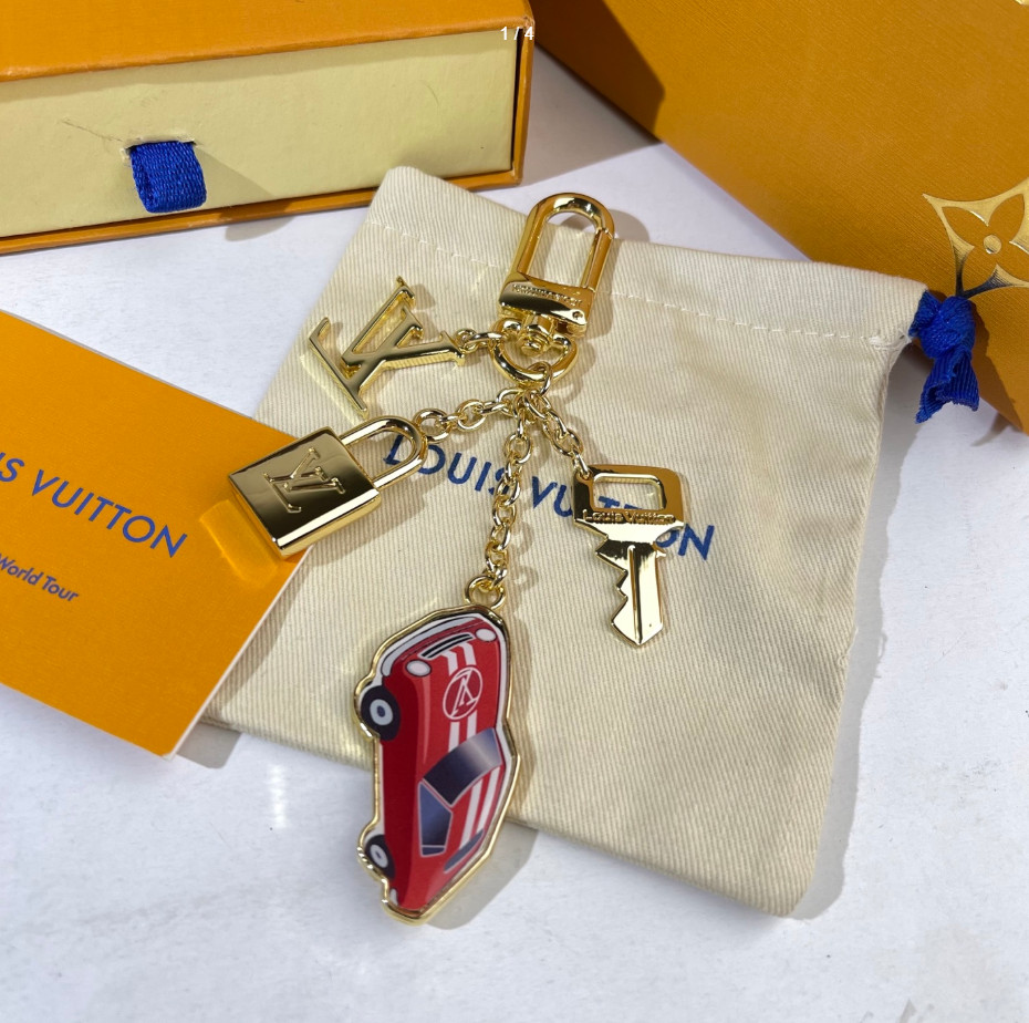 Luxury Red Racing Car Keychain Gold Chain Padlock Key Multi Charm Bag Pendant