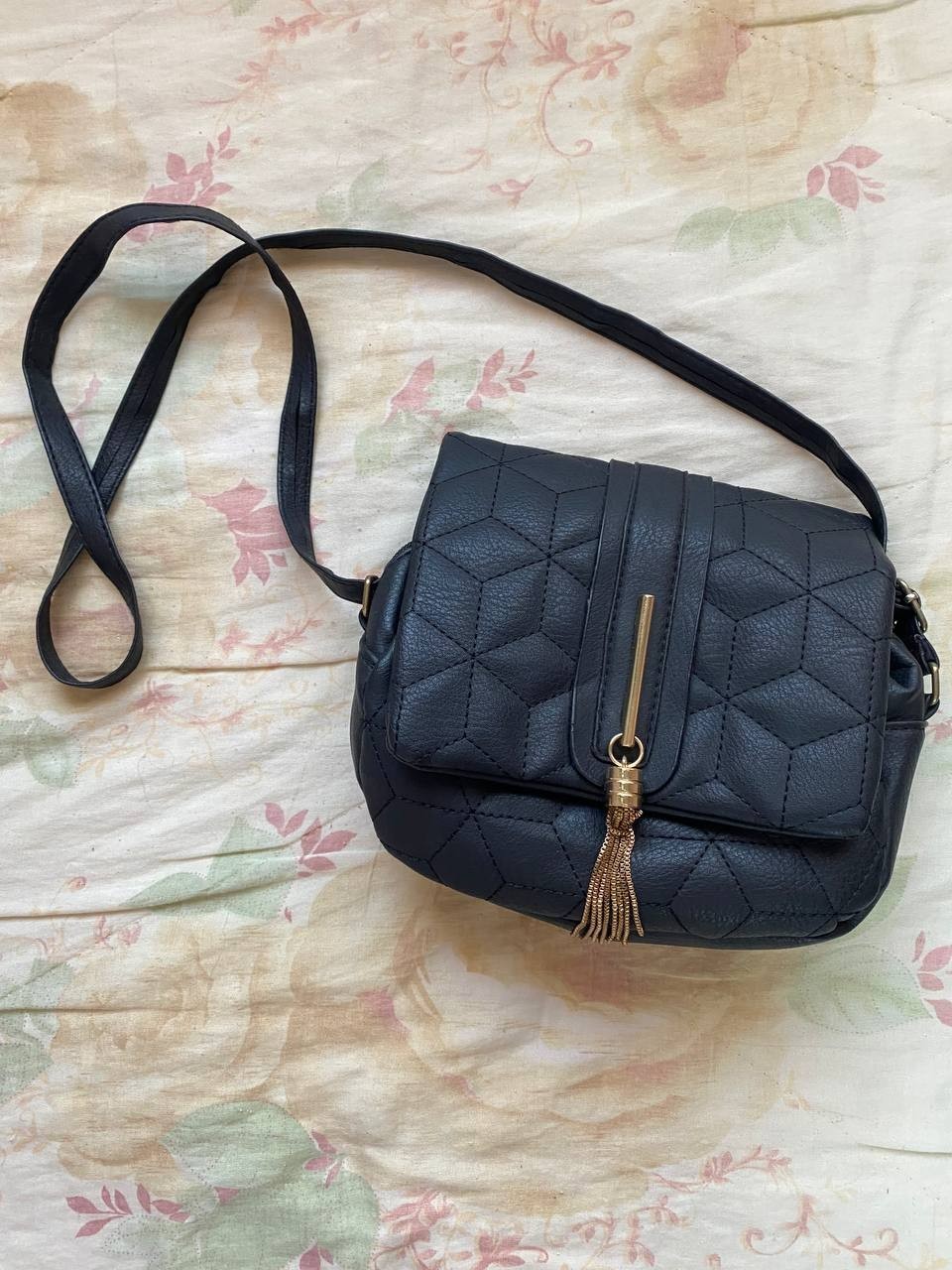 Women Crossbody Bag Quilted Shoulder Black Purse Gold Tassel Flap Fashion