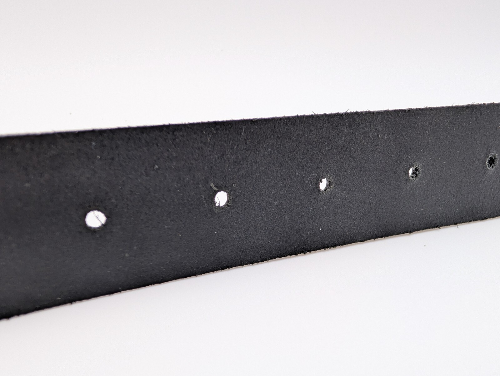 Levi’s 100% Full Grain Bovine Leather Belt, Size: XS 75/30 Brand New with tags