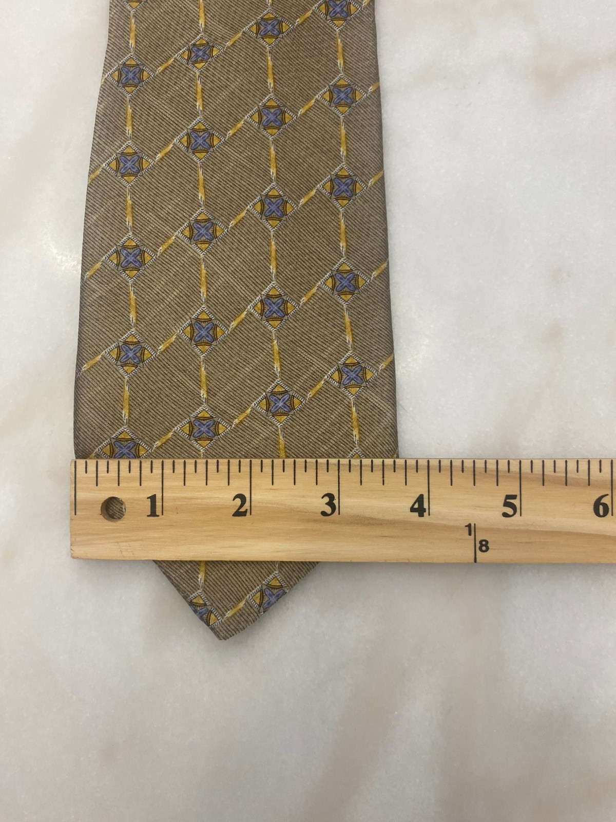 Tom James Corporate Image USA Silk Tie Beige Geometric Pattern Necktie 3.75”