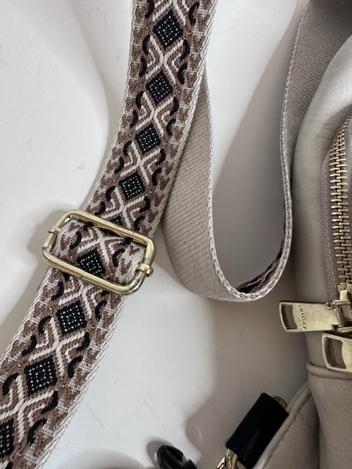 INGAT Beige Crossbody Bag Geometric Strap Zip Gold HW Lined Pockets