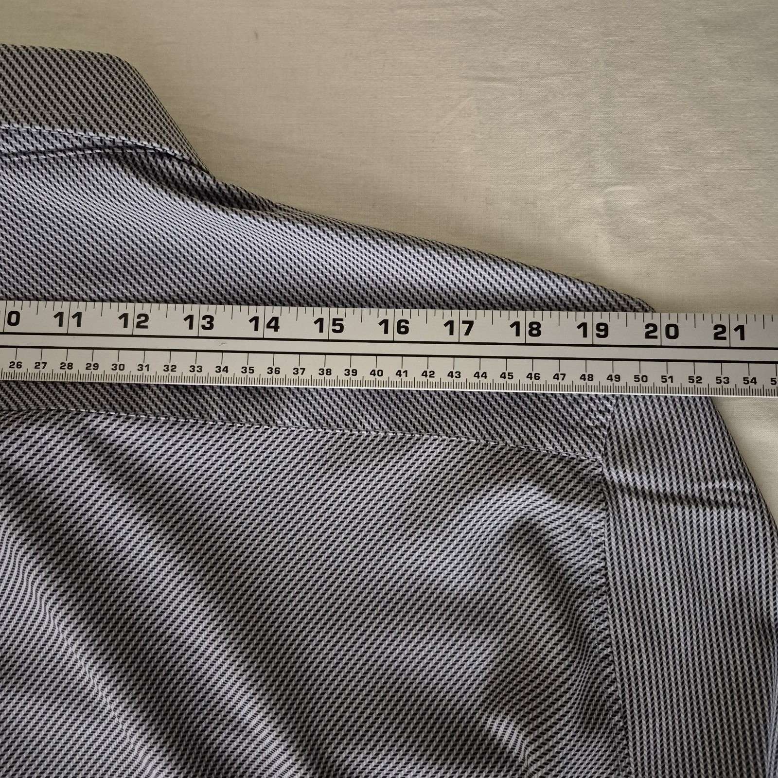 WRK Men’s Dress Shirt 4 Way Stretch Black White Flip Cuff Sz 16 Geo Mini Check