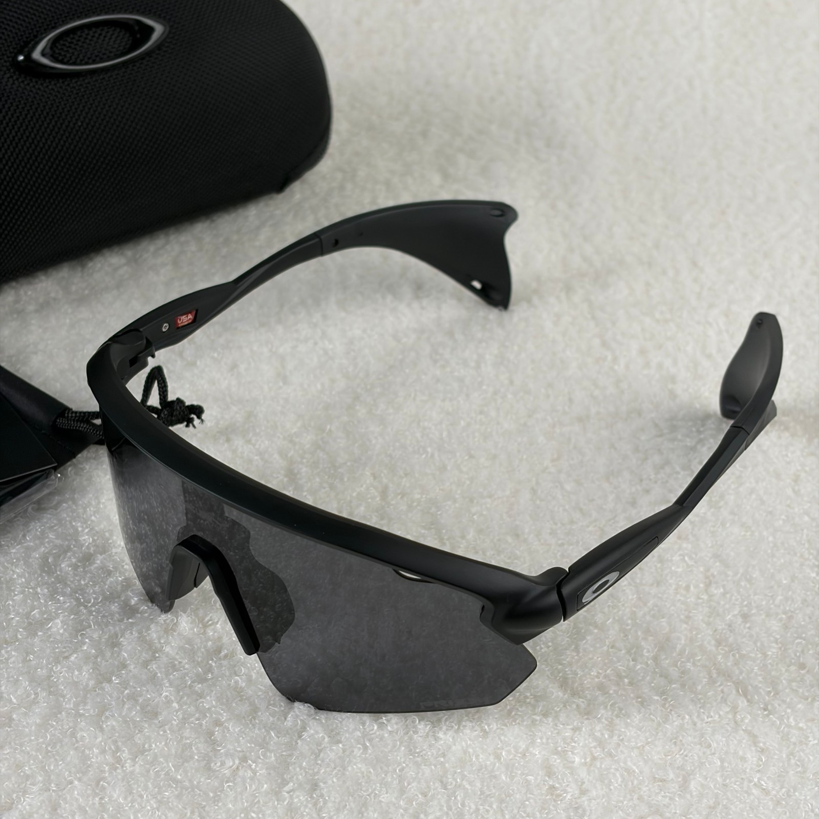 Oakley Stunt Devil Sunglasses Matte Black Frame Prizm Black Shield Includes Box