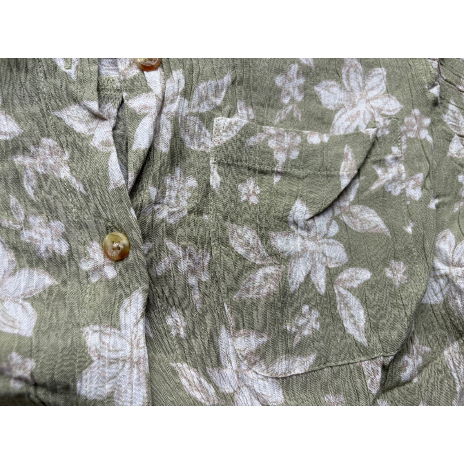 Jaclyn Smith Classic Green Floral Rayon Button Down Shirt Womens 1X Short Sleeve