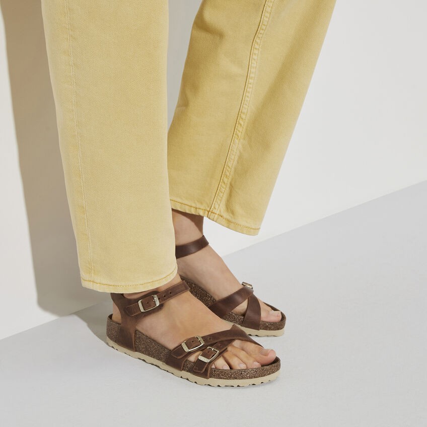 BIRKENSTOCK KUMBA COGNAC WAXY LEATHER MEDIUM/NARROW WIDTH CROSSED STRAPS SANDALS