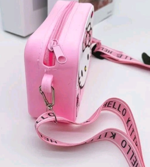 Hello Kitty Fun And Trendy Rubber Zippered Shoulder Wallet Purse, Ages 4+,NEW!
