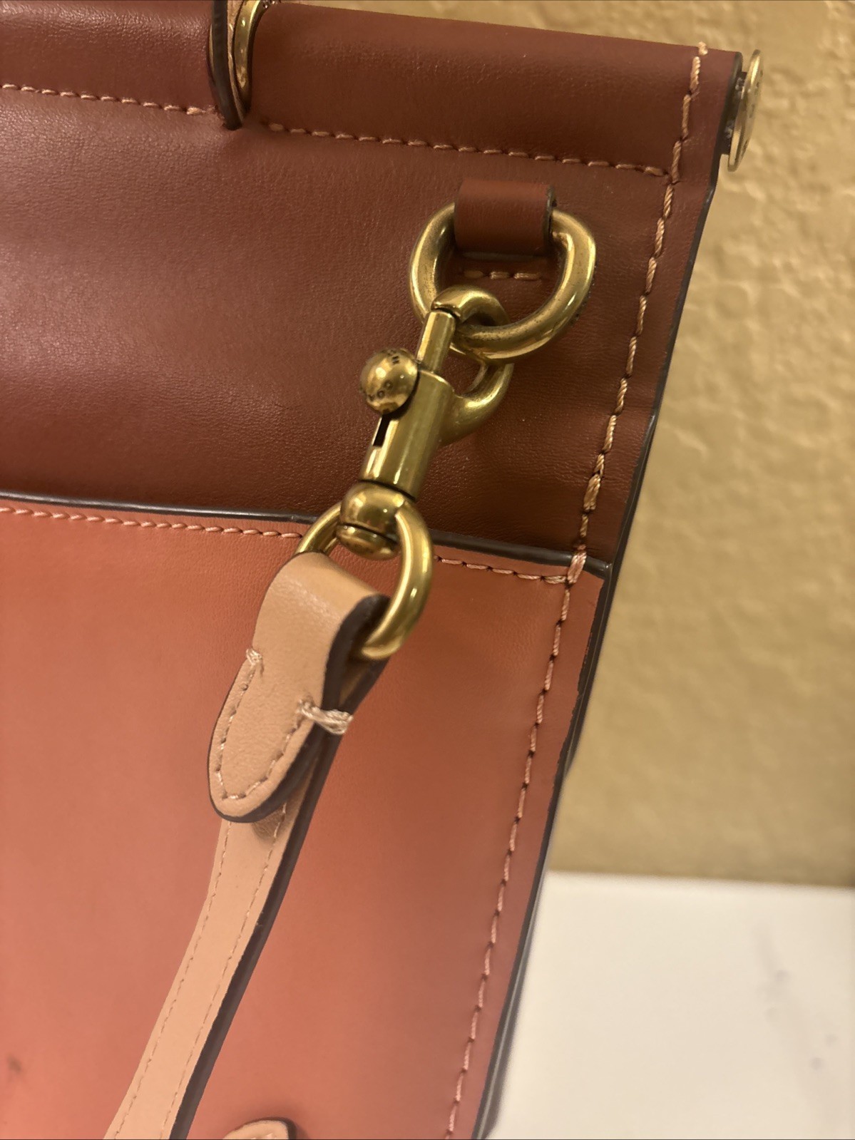 COACH WILLIS 2 Tone Brown LEATHER 2-WAY W HANDLE CROSSBODY BAG 10” Stain (o66