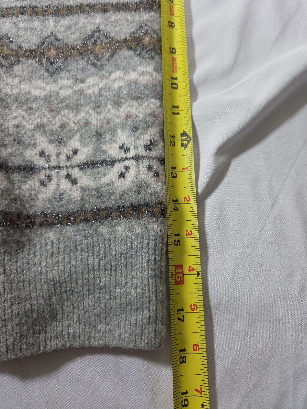 H&M Size M Gray Metallic Fair Isle Sparkle Fuzzy Crew Neck Pullover Sweater