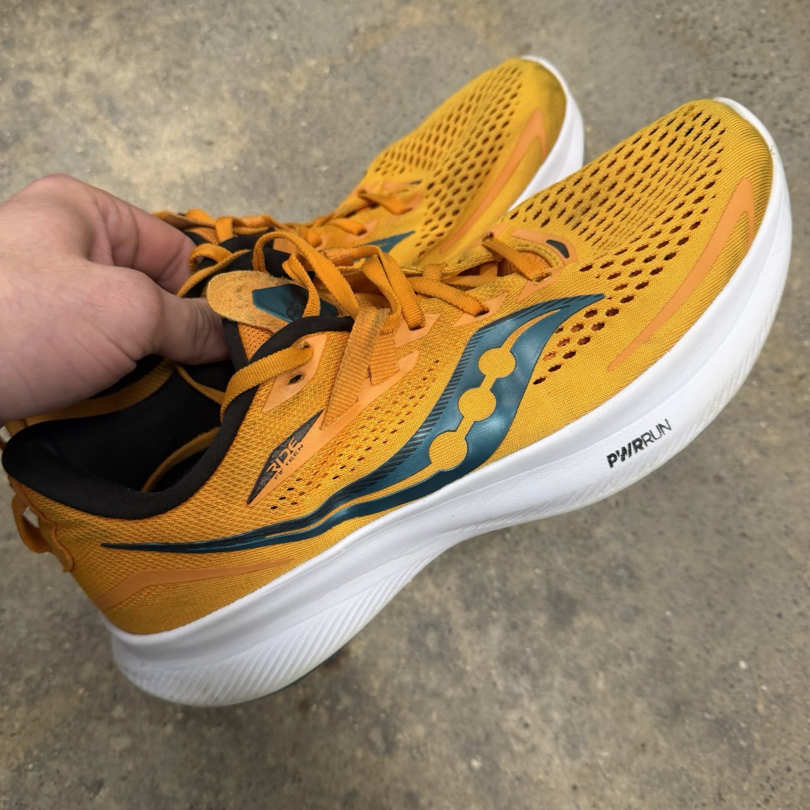 Saucony Ride 15 Running Shoes Mens Size 9.5 Orange Neon Running Shoes *STAINS*