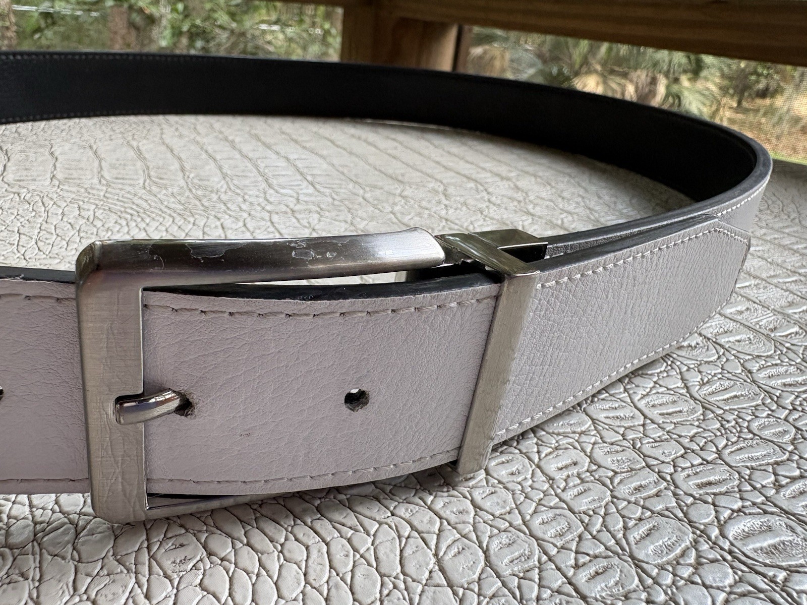 Nike Leather Belt Men 42 Black White Reversible Silvertone Buckle Stitching Logo