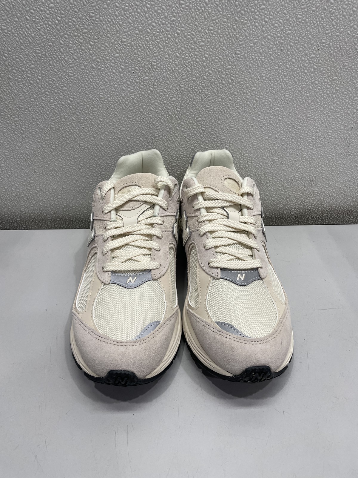 New Balance 2002R Lifestyle Sneaker Unisex M10, W11.5 In Taupe