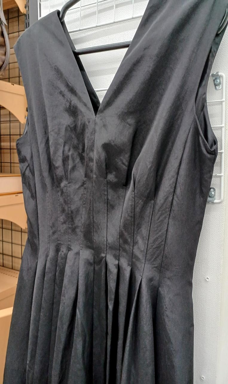 Fray I.D V-Neck Dress Black Size 1 51in Front & Back Knit Sleeveless
