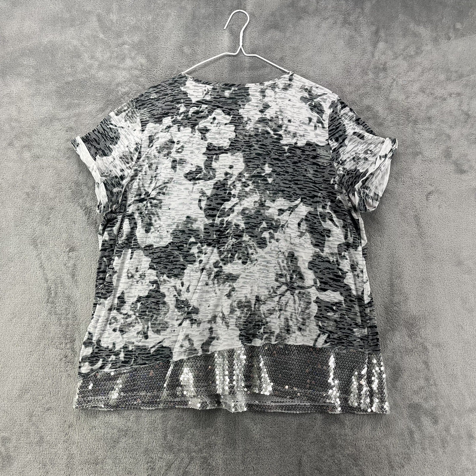 CATO Top Womens 22/24 W Gray White Camo Sequin V-Neck Pocket Sparkly Designer