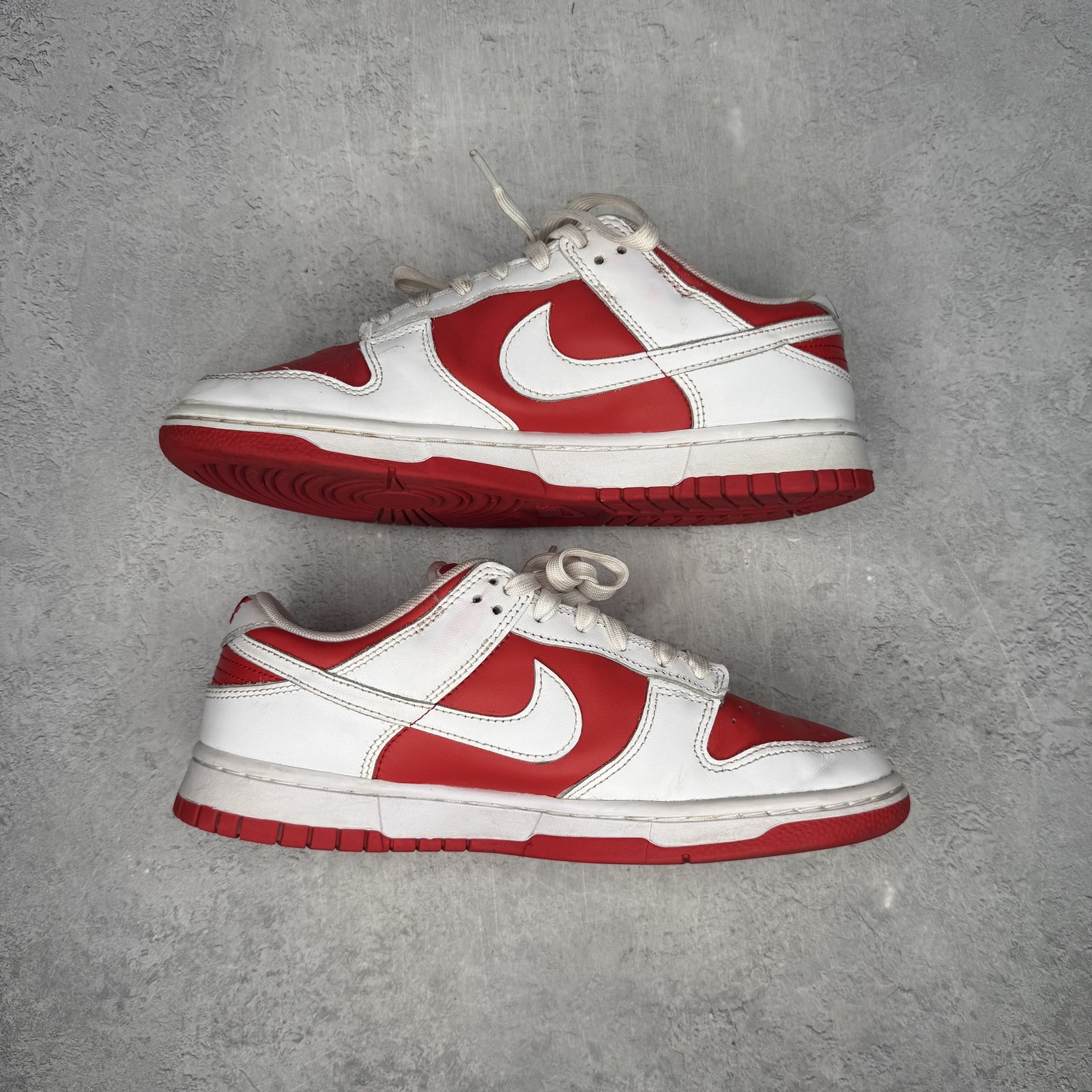 Nike Dunk Low Championship Red *pre-owned* SIZE 8 8M/9.5W