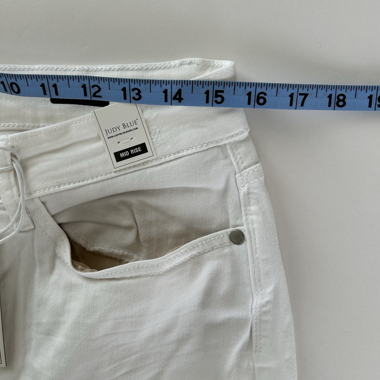 Judy Blue Jeans Womens Size 14W Mid Rise Skinny Fit White Distressed JB82280 NWT