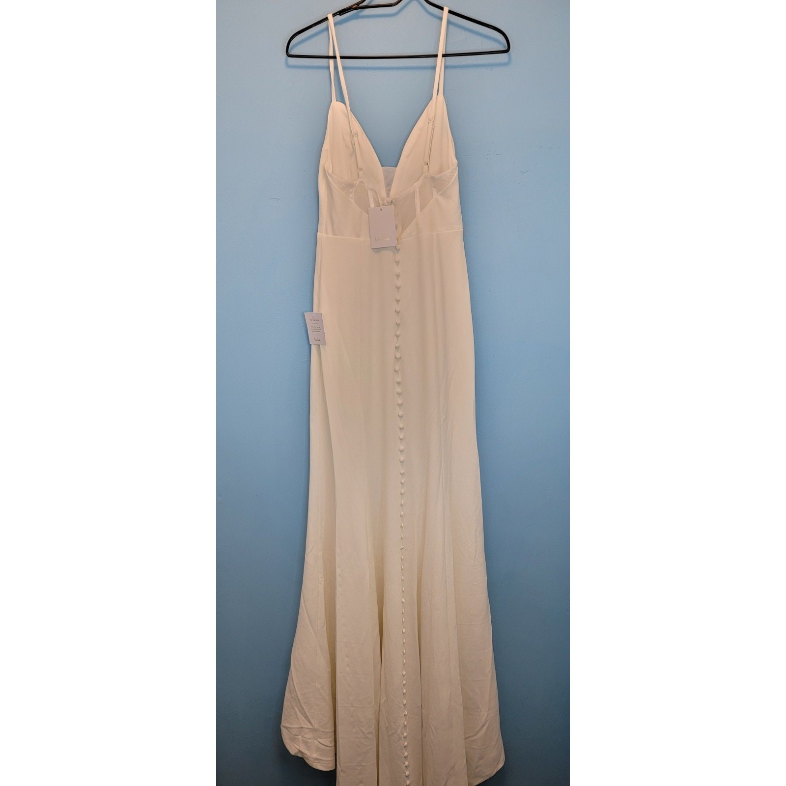 Dreamy Elegant Size Small NWT Lulus Wedding Dress Button Detail Spaghetti V-Neck