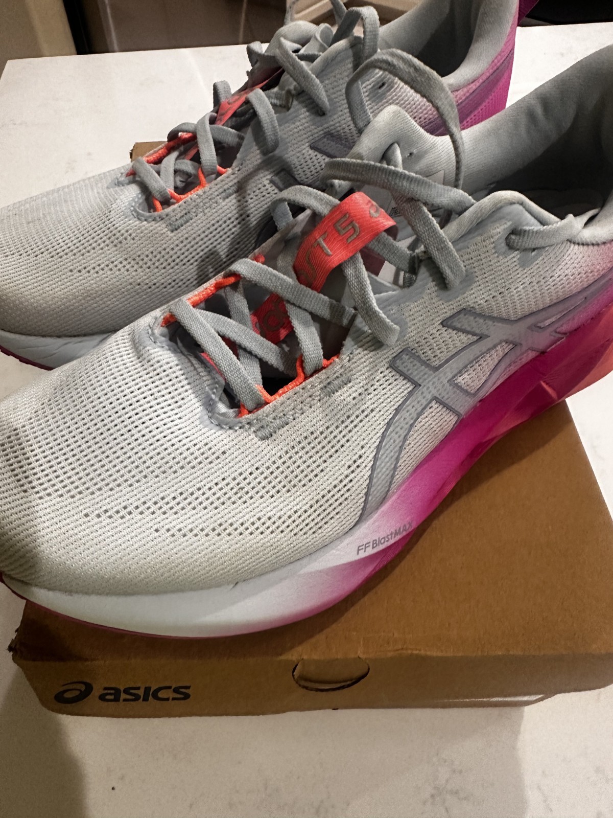 asics novablast 5 womens 10 Sky/Digital Sakura In great condition, worn twice.