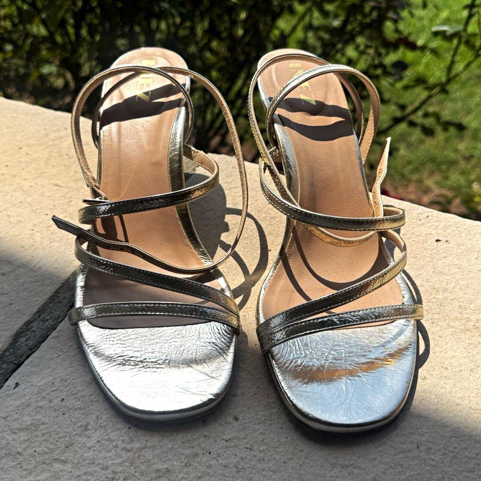 INEZ Gold Metallic Strappy Ankle Strap Buckle Open Toe Stiletto Heel 8W