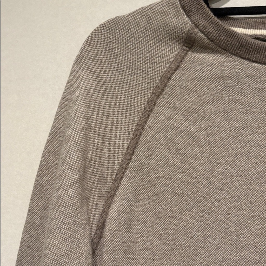 Banana Republic – Men’s Waffle long sleeve Cotton / Cashmere Sweater. Size Large