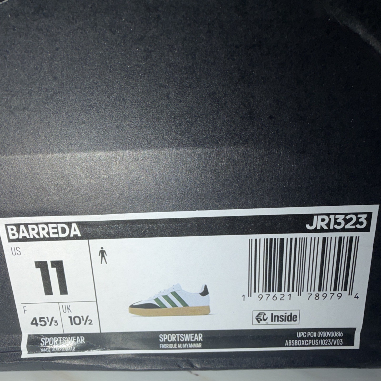 adidas Barreda Men’s Low Top Lace-Up Sneakers White/Green/Black Gum JR1323