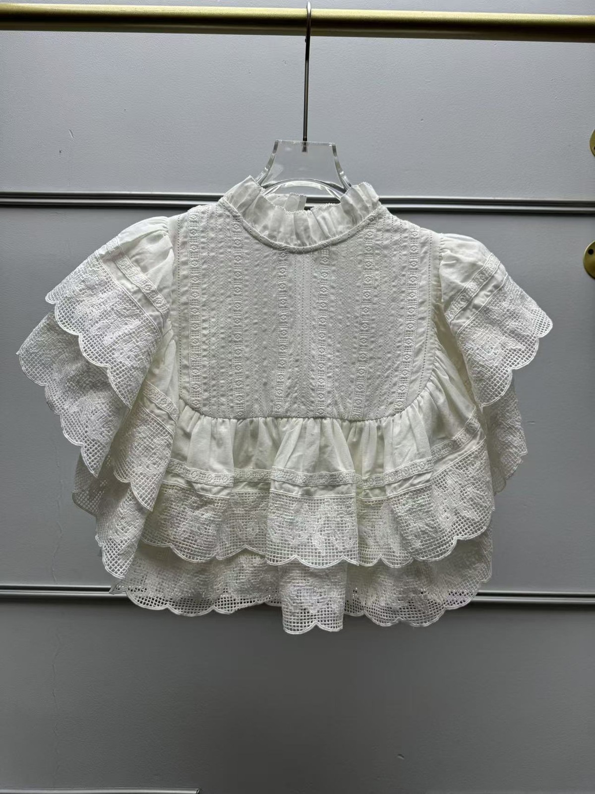 Sezane Lace Ruffled Short Blouse Womens Layered Top Spring 2026