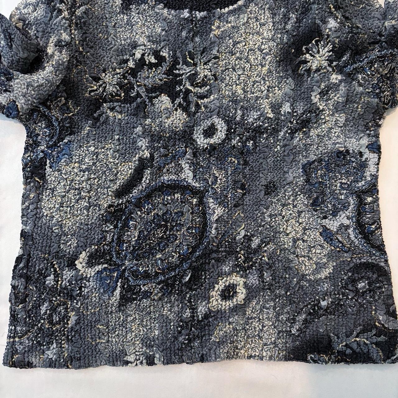 Navy, Gray, Black Paisley Reversible Crinkle Fabric 3/4 Sleeve Top VTG 90s/Y2K S