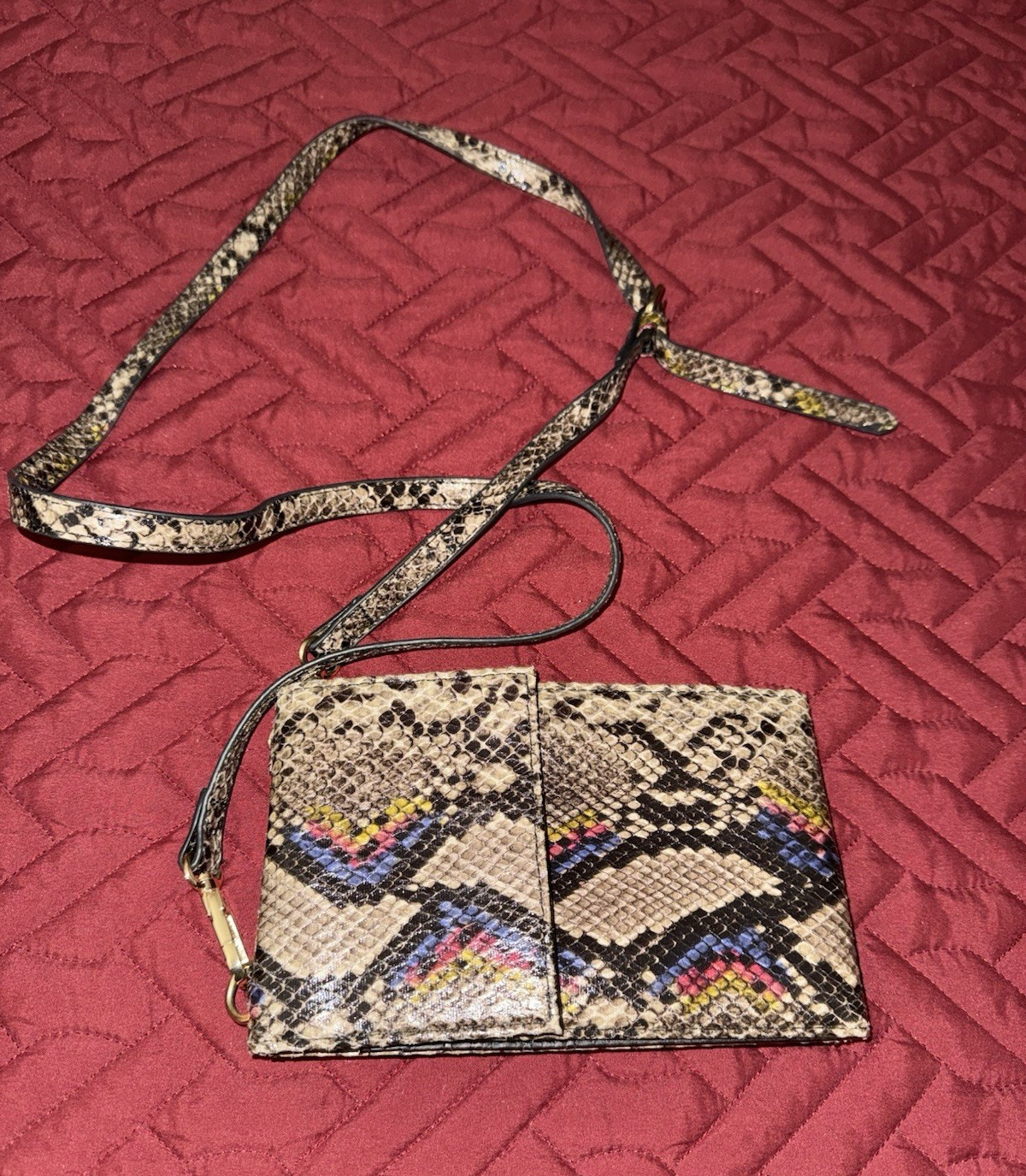 Women’s Snakeskin Wristlet Wallet w/ Strap Snap Closure Folding Credit Card