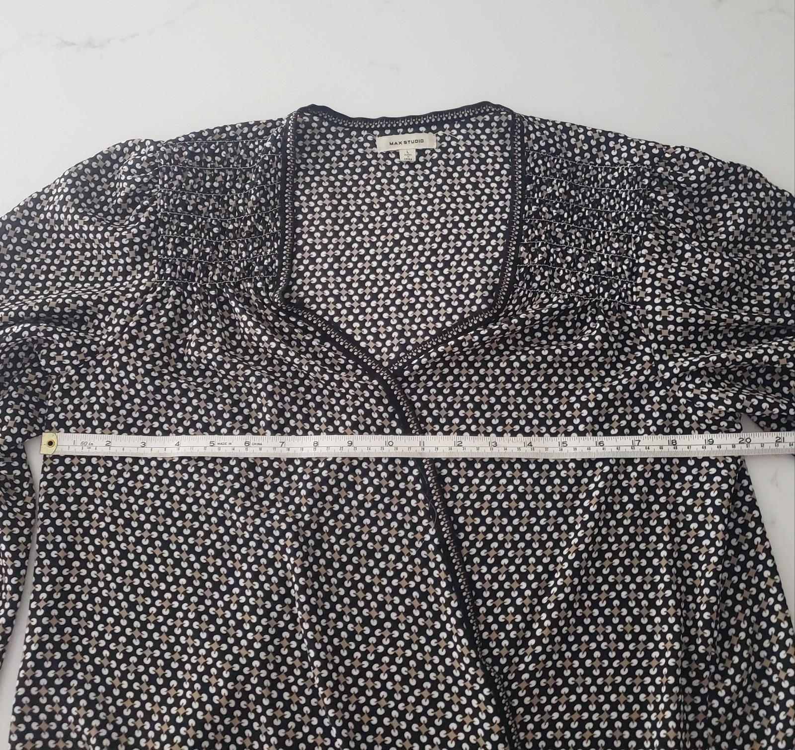 Max Studio Womens Large Long Sleeve Wrap V-Neck Black White Blouse Shirred Cuffs