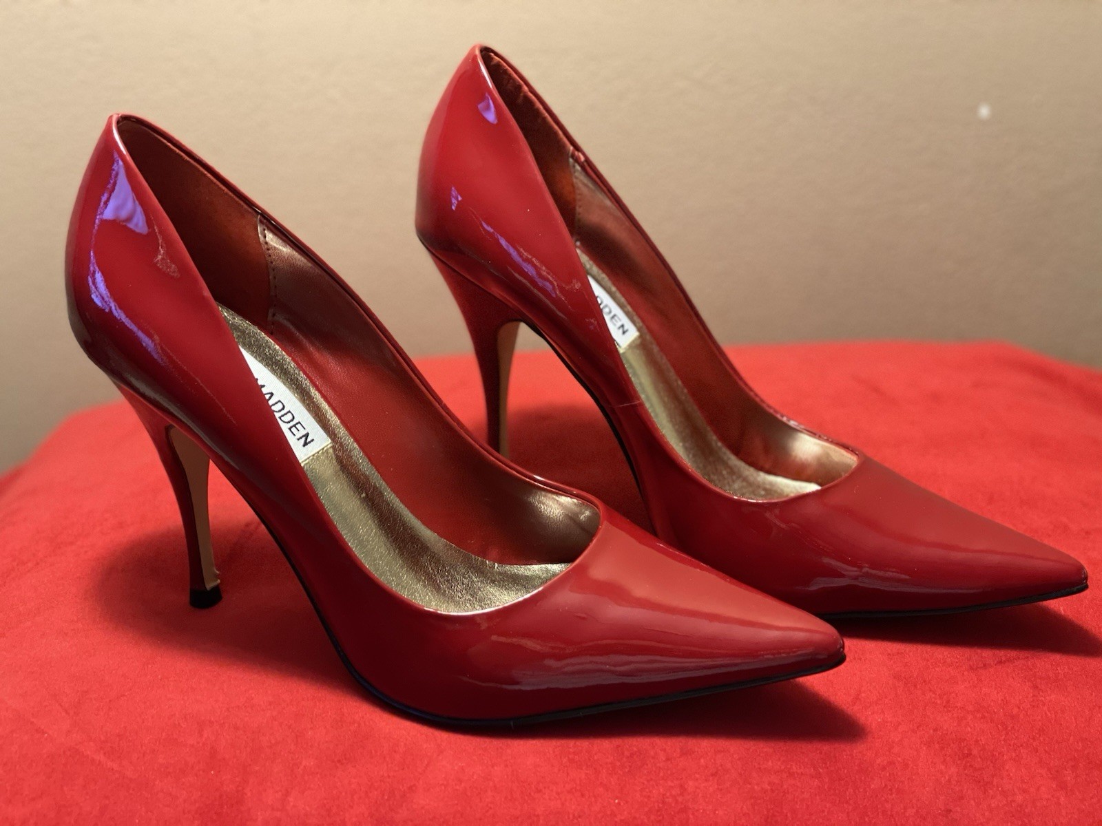 Steve Madden Patent Leather Pointed Toe Slip On Stiletto Pumps 6.5 Red