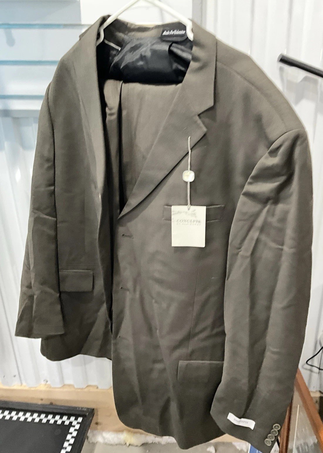 Concepts Claiborne Mens Two Piece WORSTED Wool Suit Pants & Jacket 52 48 L NEW