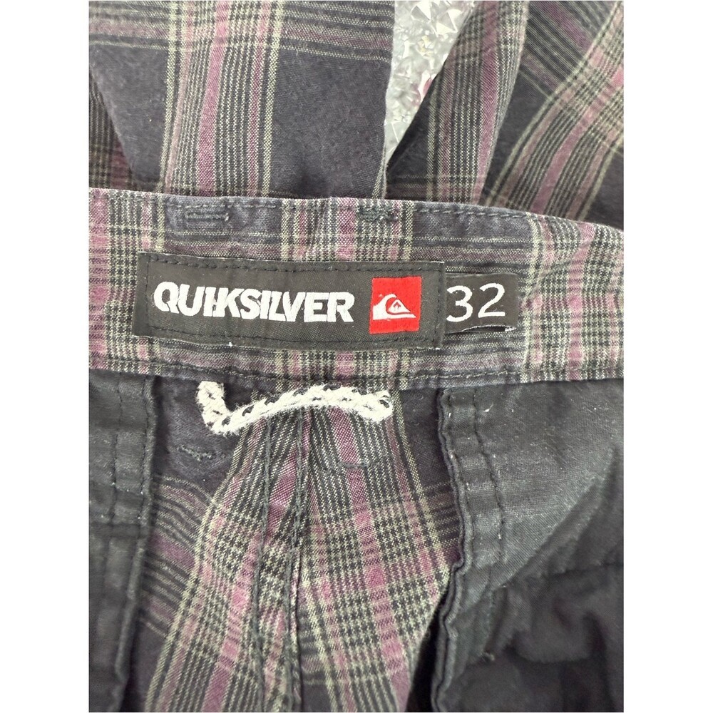 Quiksilver shorts Men’s Plaid Flat Front Shorts – Black & Gray