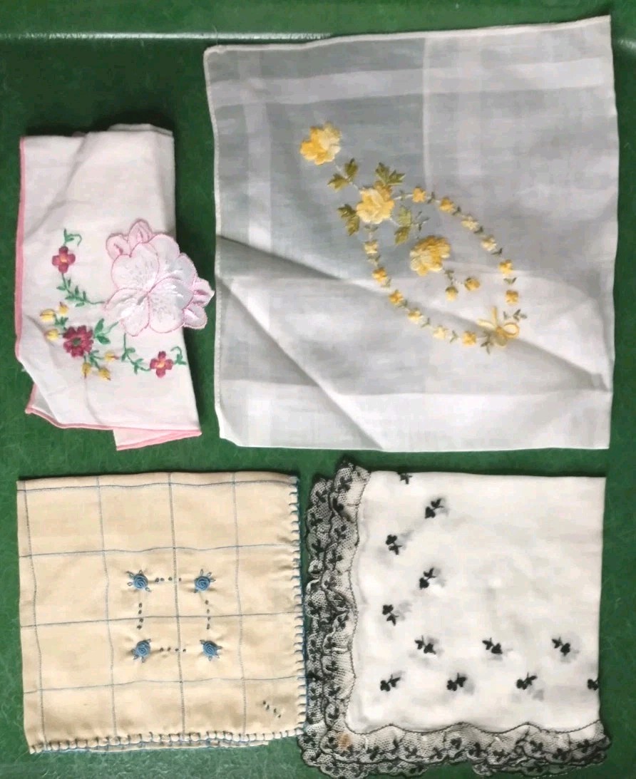 12 Vtg Handkerchiefs in VTG Bunte Chocolates Box~ Embroidery Tatted Crochet