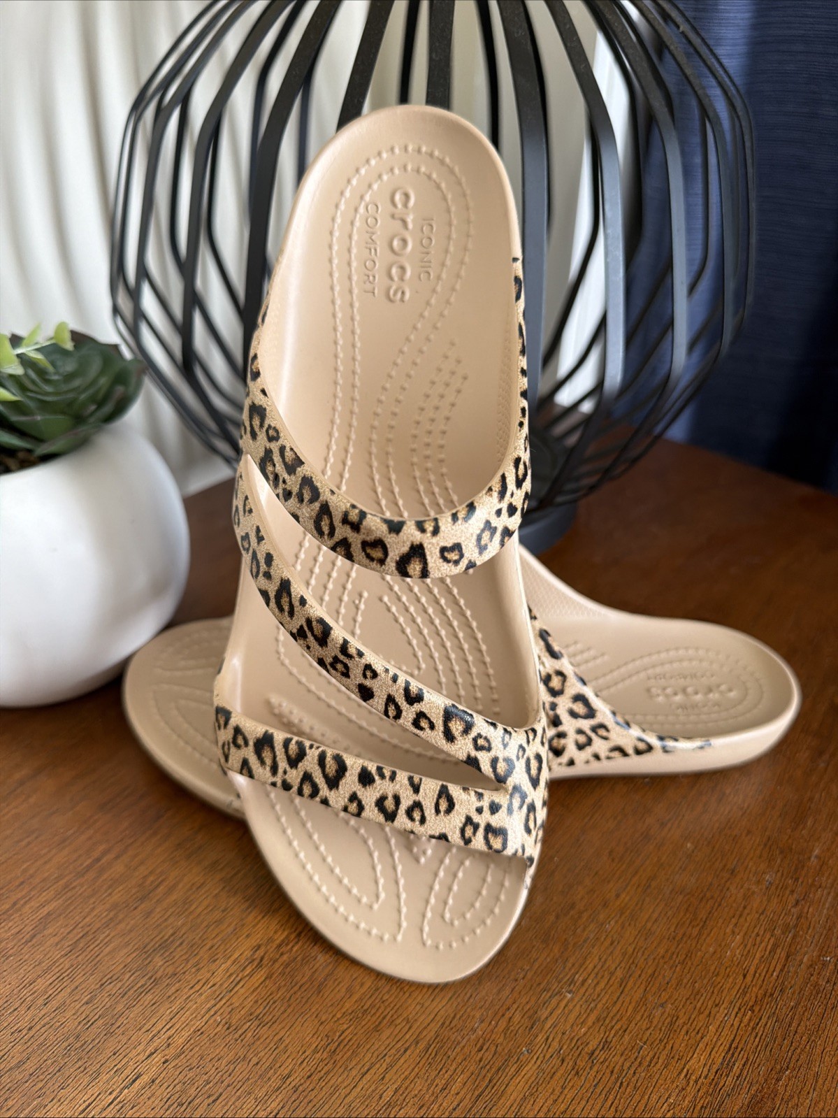 Crocs Kadee II Leopard Strappy Sandals Slides Flip Flops Comfort Women’s Size 8