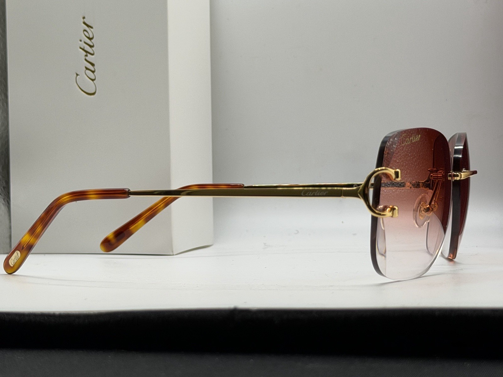 Cartier Rimless Square Gradient Red Unisex Sunglasses Gold Metal Frame CT00920