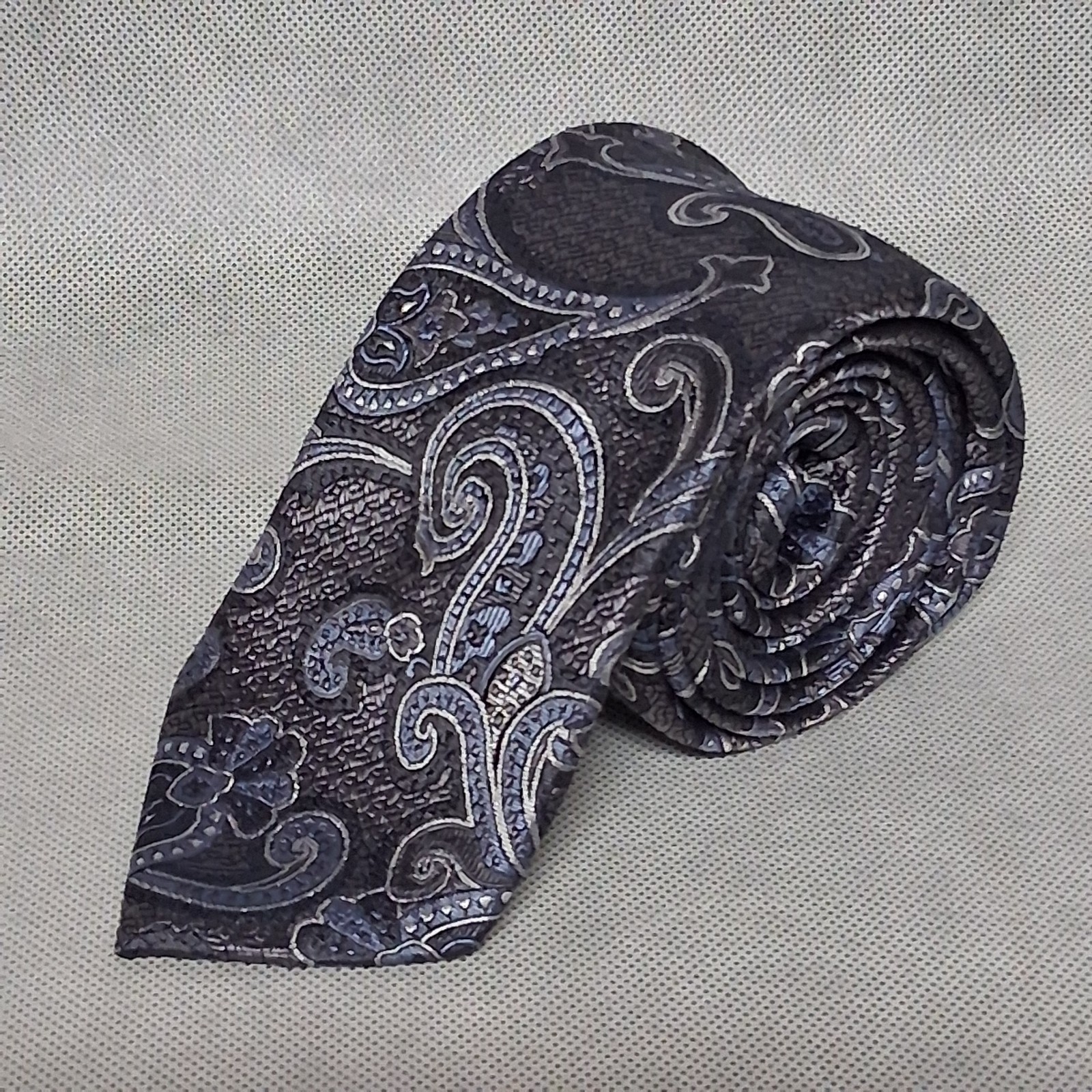 Joseph Abboud Silk Necktie Gray Blue Paisley 58″ x 3 1/8″ New With Tags $79.50