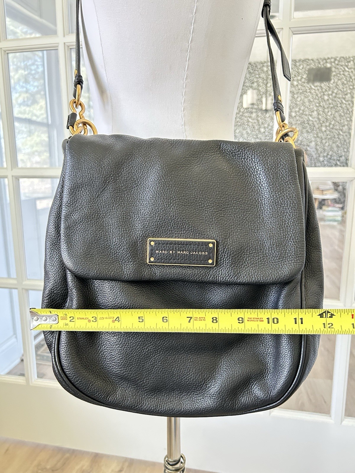 Marc by Marc Jacobs Black Medium Crossbody Bag Magnetic Flap Gold Hardware EUC
