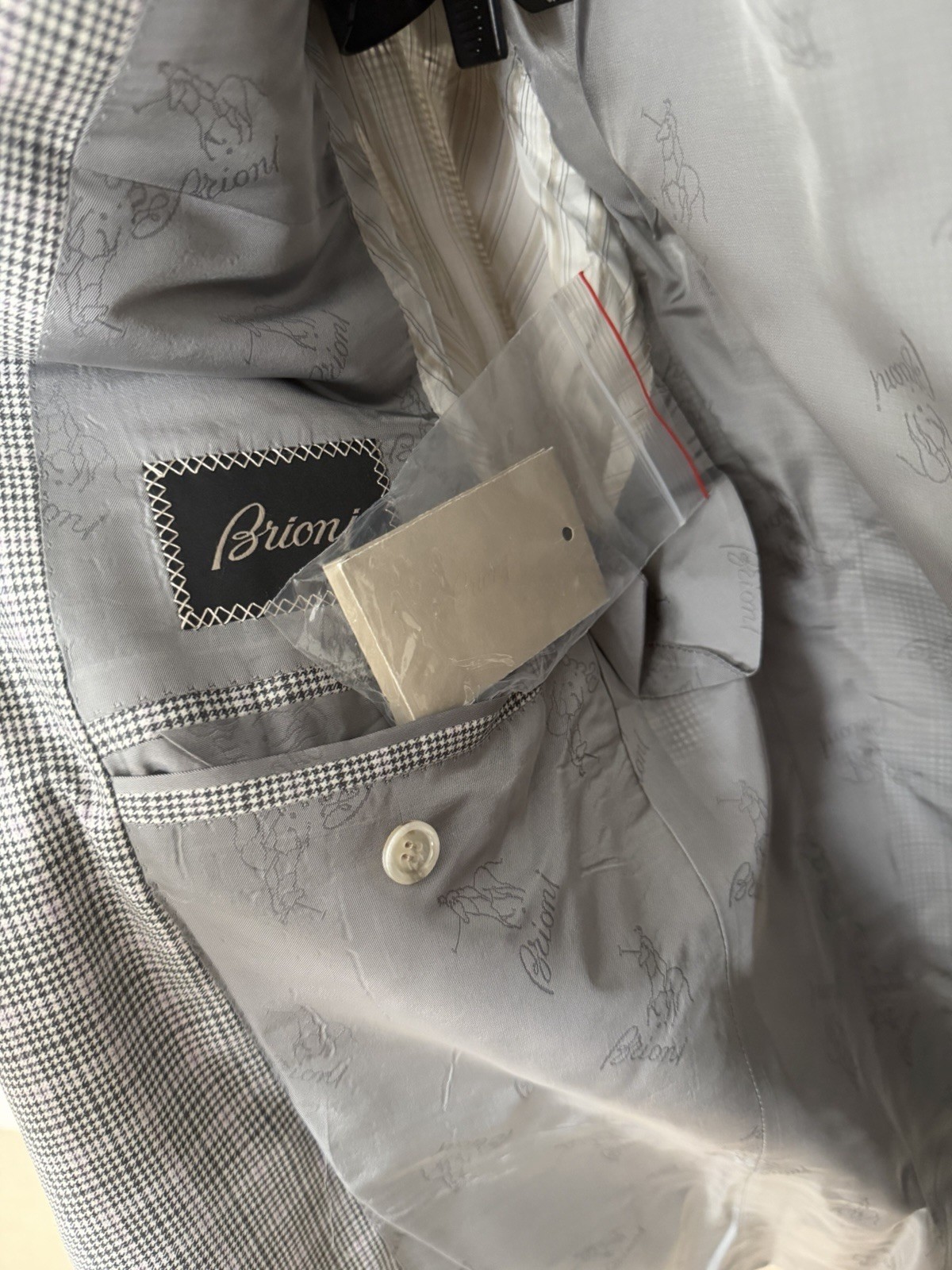 Brioni Colosseo 22 Gray Micro Houndstooth Sport Coat Blazer 38R Barneys NY Italy