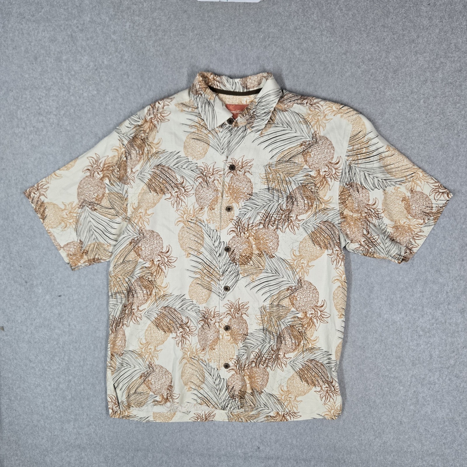 Tommy Bahama Men Button Up Shirt L Beige Pineapple Print 100% Silk Hawaiian