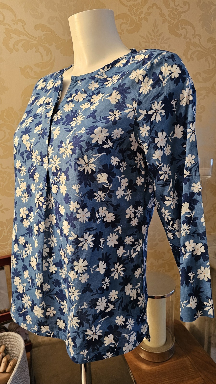 ●SEASALT OF CORNWALL●BLUE & WHITE FLORAL “WATERCOLOUR SKETCH TOP”SIZE UK 8