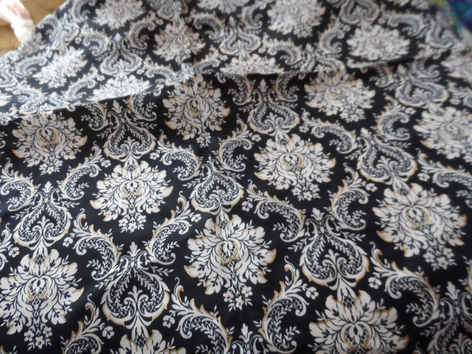 Ladies black and ivory multicolor vintage Albert Nipon silk scarf 35″ x 35.5″