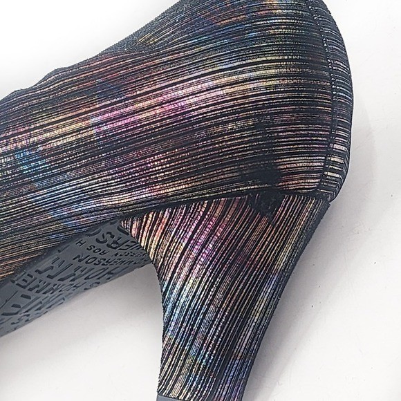 ROS HOMMERSON Karat Shimmer Rainbow Pump Removable Insole Metallic