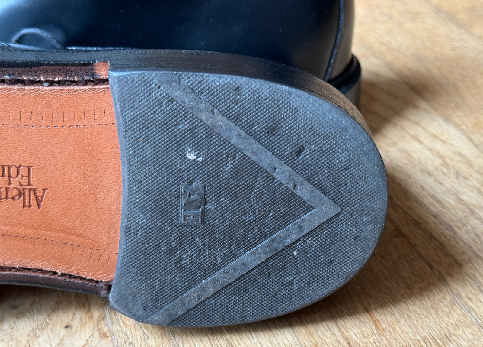 Allen Edmonds Walton Split Toe Shoe Size 9.5D (US)