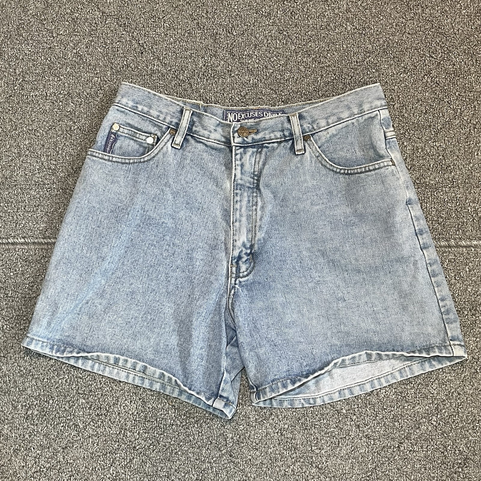 Vintage NO EXCUSES High Rise Denim Jean Mom Shorts Womens Size 13/14 Blue