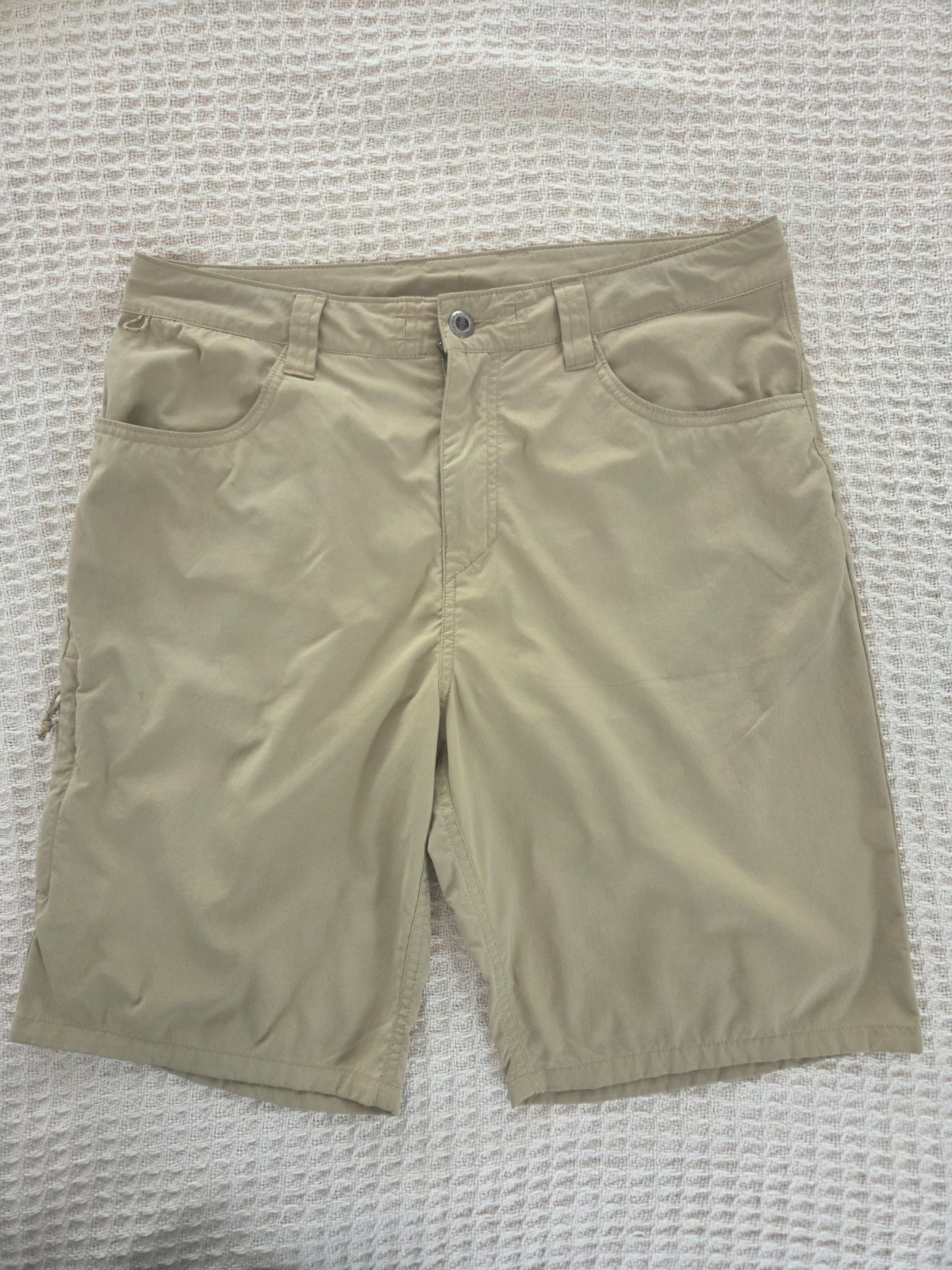 Patagonia Men’s Quandary Shorts Size 32 Classic Tan CSC 10″ Inseam Excellent