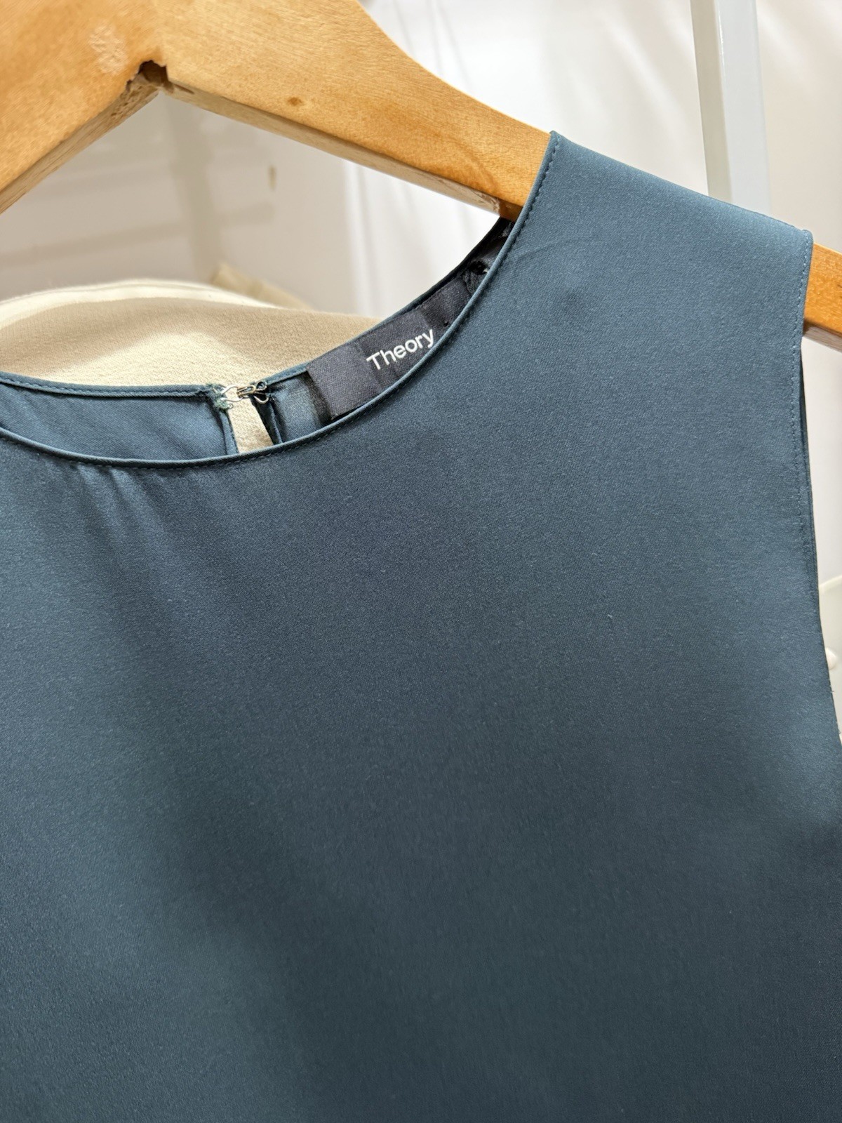 Theory women’s Shell sleeveless top size small dark teal green