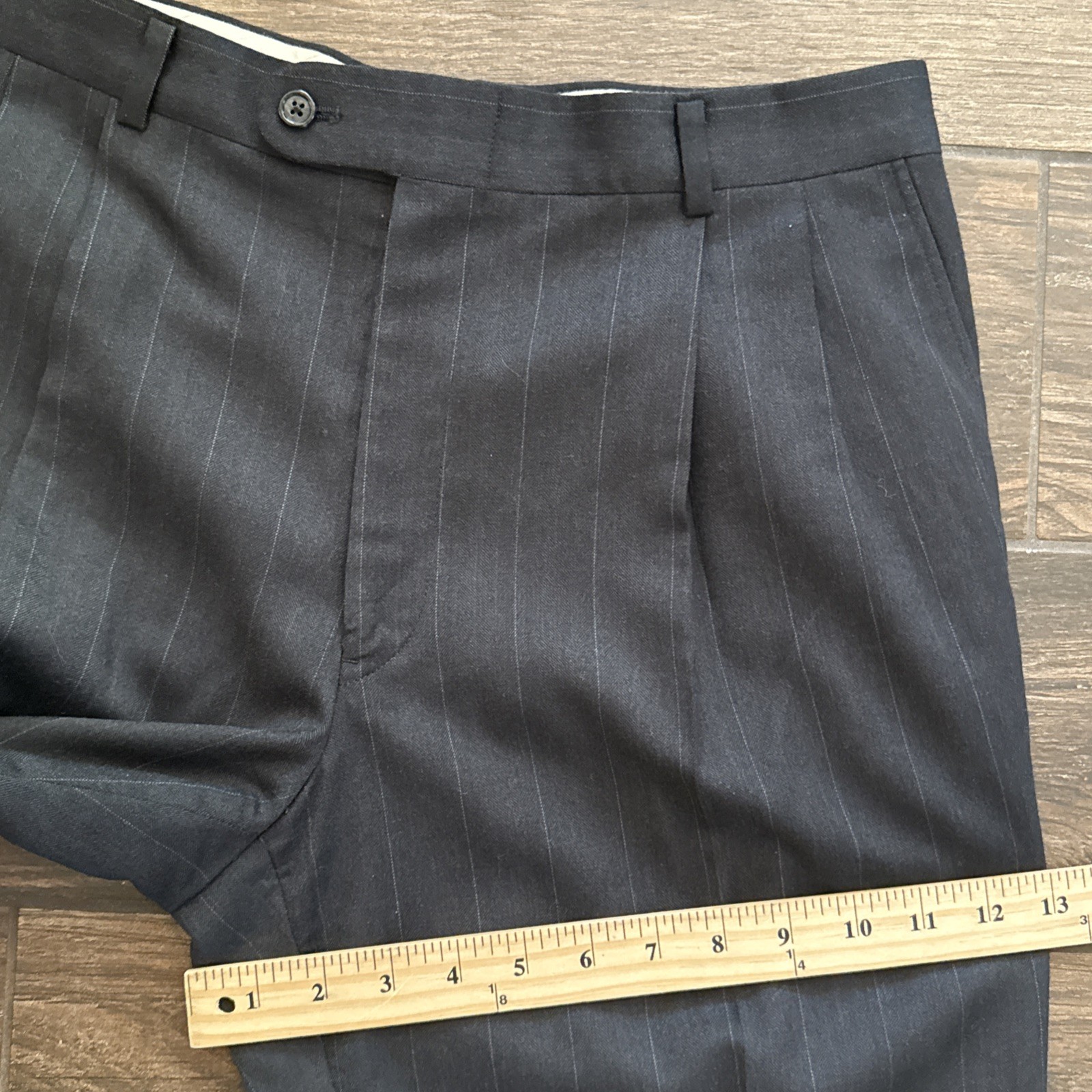 Hickey Freeman Suit Men 42R 32×31 Wool Gray Pinstripe Pleated Cuffed USA